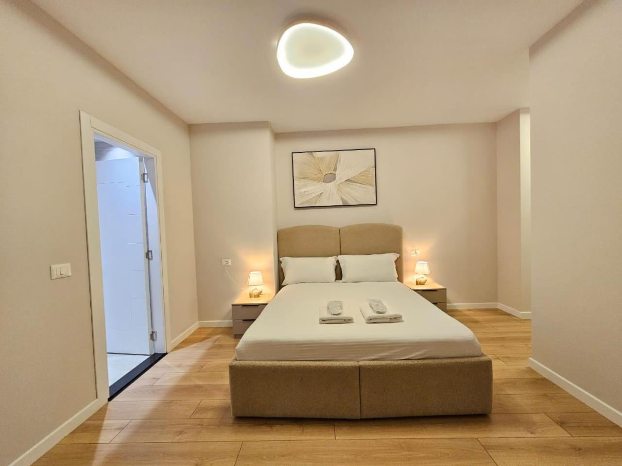 Miku Apartment-Modern 2Bedroom In Prime Location 티라나 외부 사진