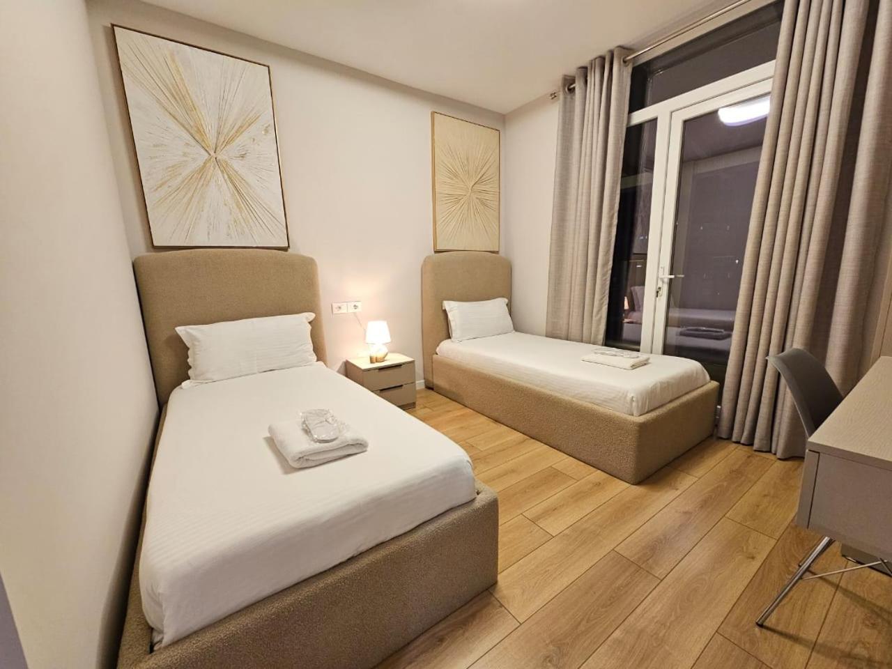 Miku Apartment-Modern 2Bedroom In Prime Location 티라나 외부 사진