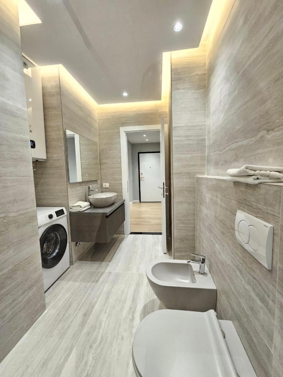 Miku Apartment-Modern 2Bedroom In Prime Location 티라나 외부 사진